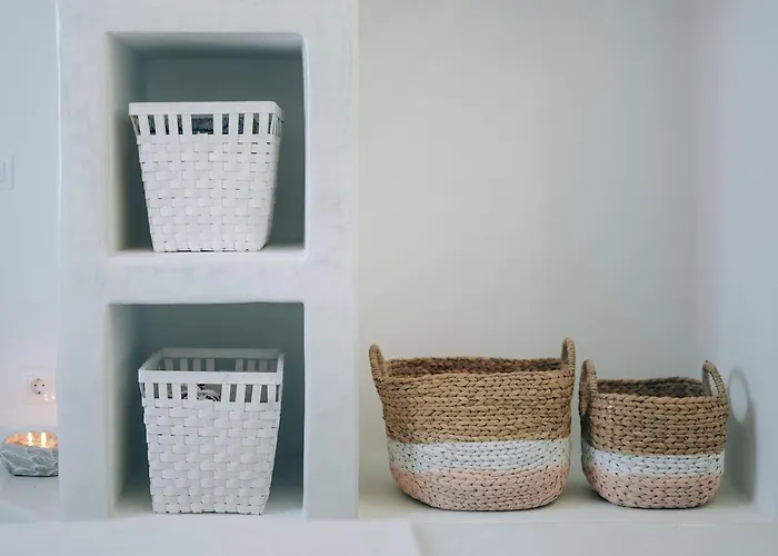 Amalia At Campos Αντίπαρος