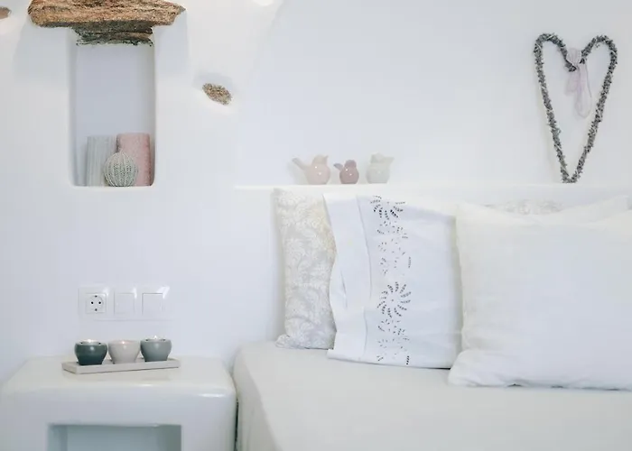 Amalia At Campos Αντίπαρος