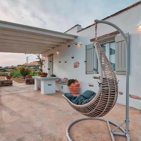 Amalia At Campos Willa